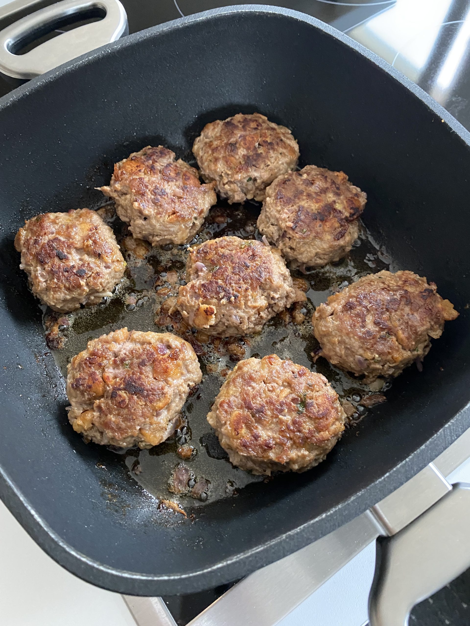 Fleischpflanzerl - Grundrezept - Die Pfanne von harecker.de