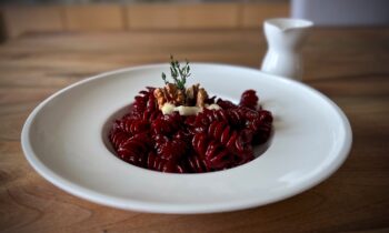 Rote Beete Fusilli mit Gorgonzola