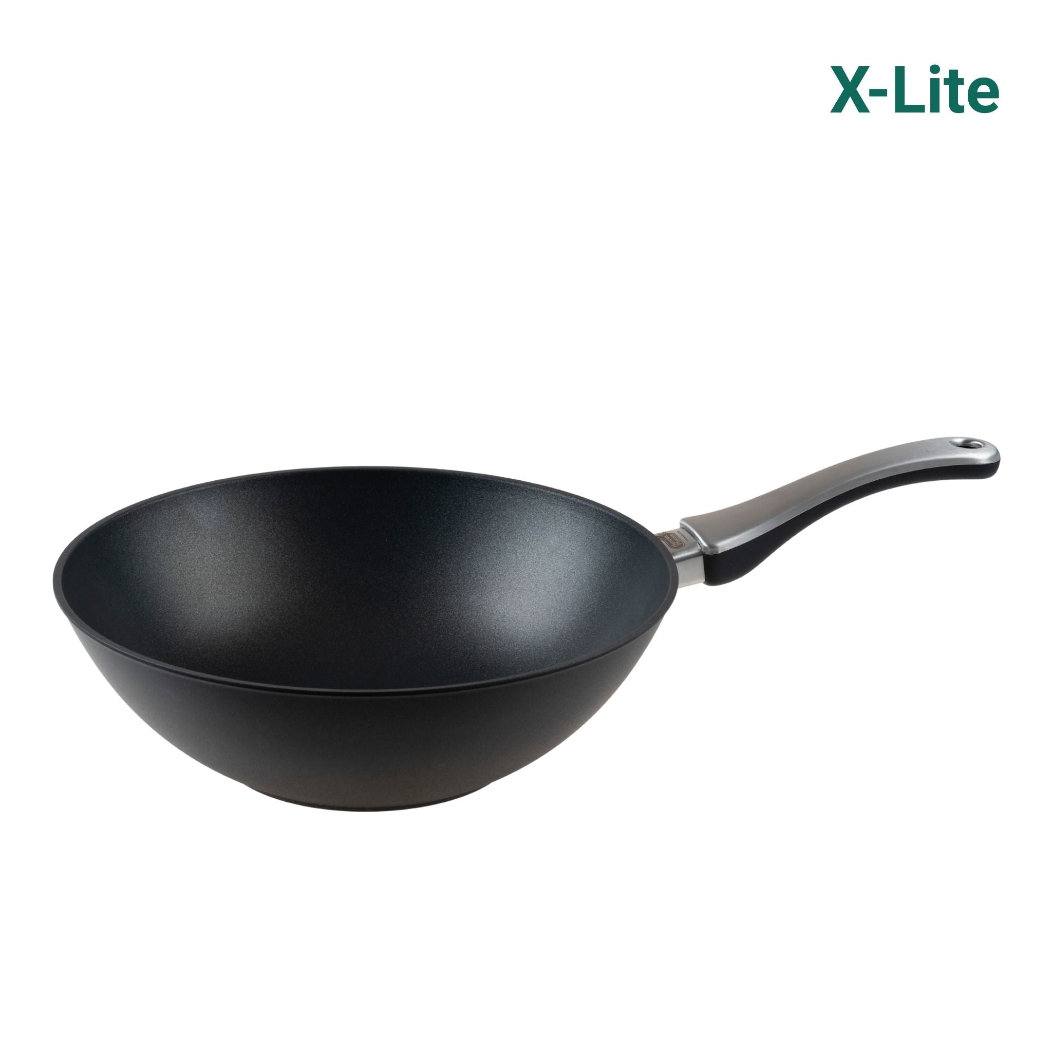 Schwarzer Wok mit antihaftbeschichteter Oberfläche und ergonomischem schwarzem Griff.
